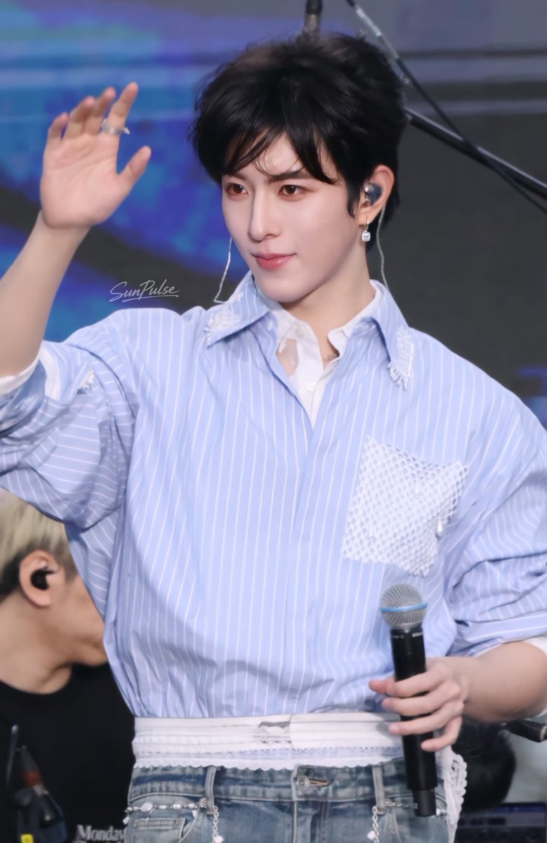 al__exandria's tweet image. Pretty Top                                  Cute Bottom