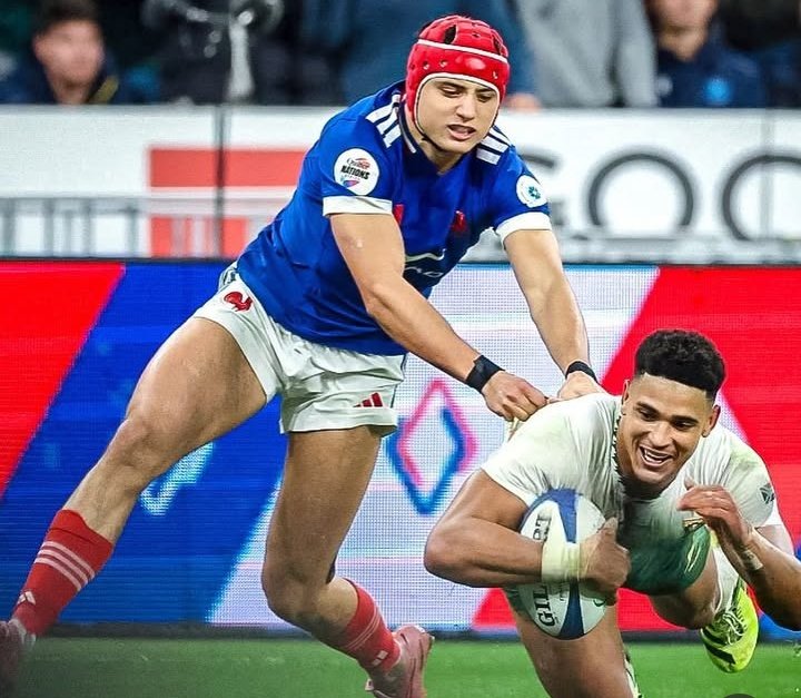 RuggaRugby's tweet photo. Louis Bielle-Biarrey hasn't beaten Sacha Feinberg-Mngomezulu in an international rugby match. From age group level to seniors. Long may that continue. #FRAvRSA #FRAvSA #FRAAFS #FRAvAFS https://t.co/DqqhMDA1pZ