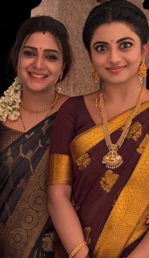 Wife : ivathan en bestie nga.. ivakita nammala pathi ellam sonen

Me : ellam na?

Wife : adhu neenga romba open type... Ennai Yaaru othalum chamatha ukkandhu parpinganu..?

Me : 😭 

Bestie : aiyo naan thappalam nenaikala... Enakum neengle cuck ah Iruka mudiyuma? Please