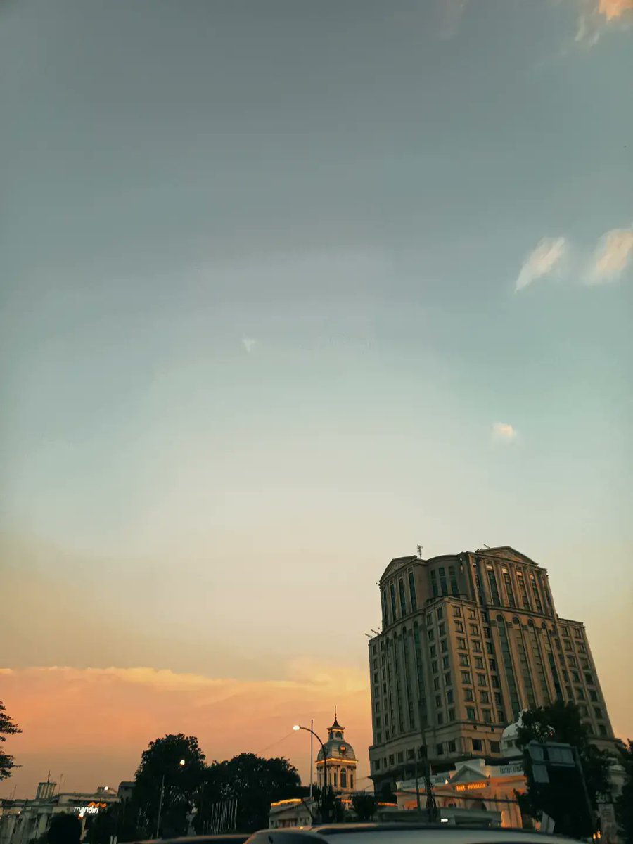 urlovearaa_'s tweet photo. @KucengTerbanggg Redmi note 14 5g, no filter https://t.co/HzeFnCBBR6