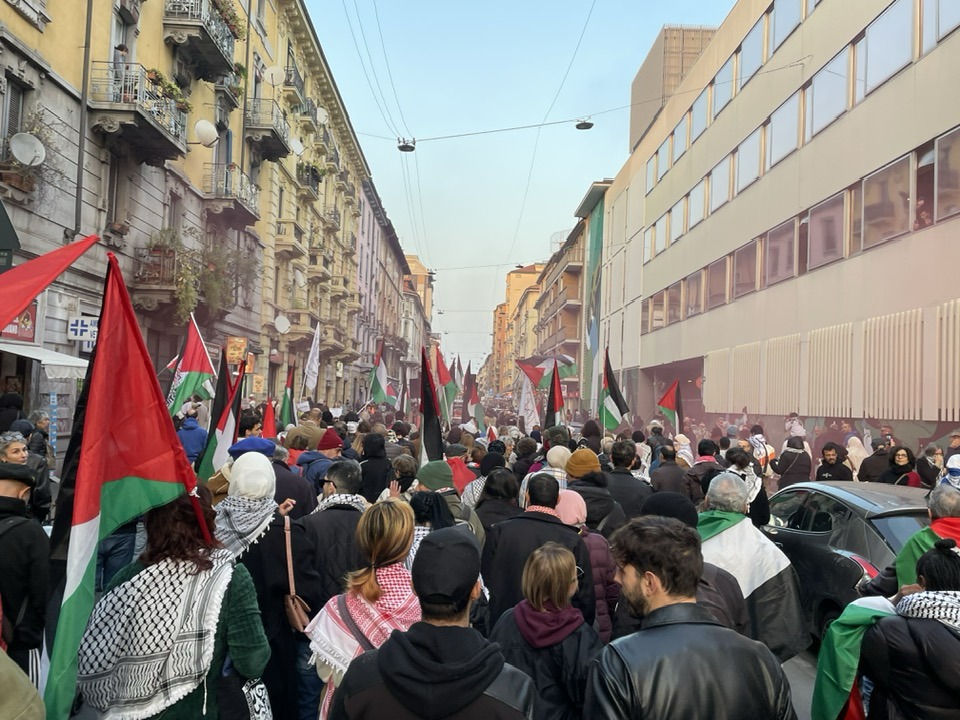 CORTEO PER LA PALESTINA IN VIA PADOVA  

Governo e media cercano di spegnere l’attenzione sulla Palestina, parlando di una pace che non c’è mentre proseguono i bombardamenti e il blocco degli aiuti  

#FreePalestine 
#StopBombingGaza 
#CeasefireNow 
#StopGenocide