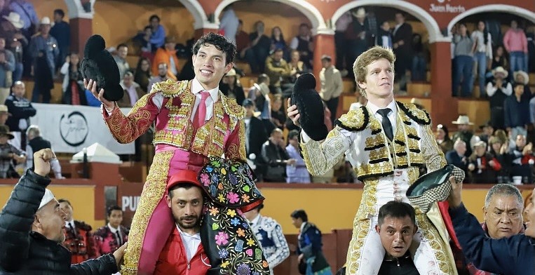 📝 CRÓNICAS

👉 Triunfo de Borja Jiménez e Isaac Fonseca en Tlaxcala
chicuelinasytafalleras.com/cronicas/triun…

📸 Juan Ángel Sainos - NTR Toros