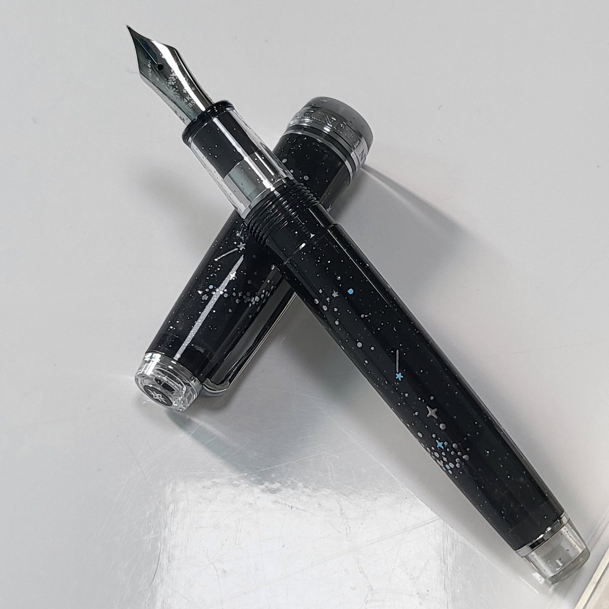 김이름 tweet media