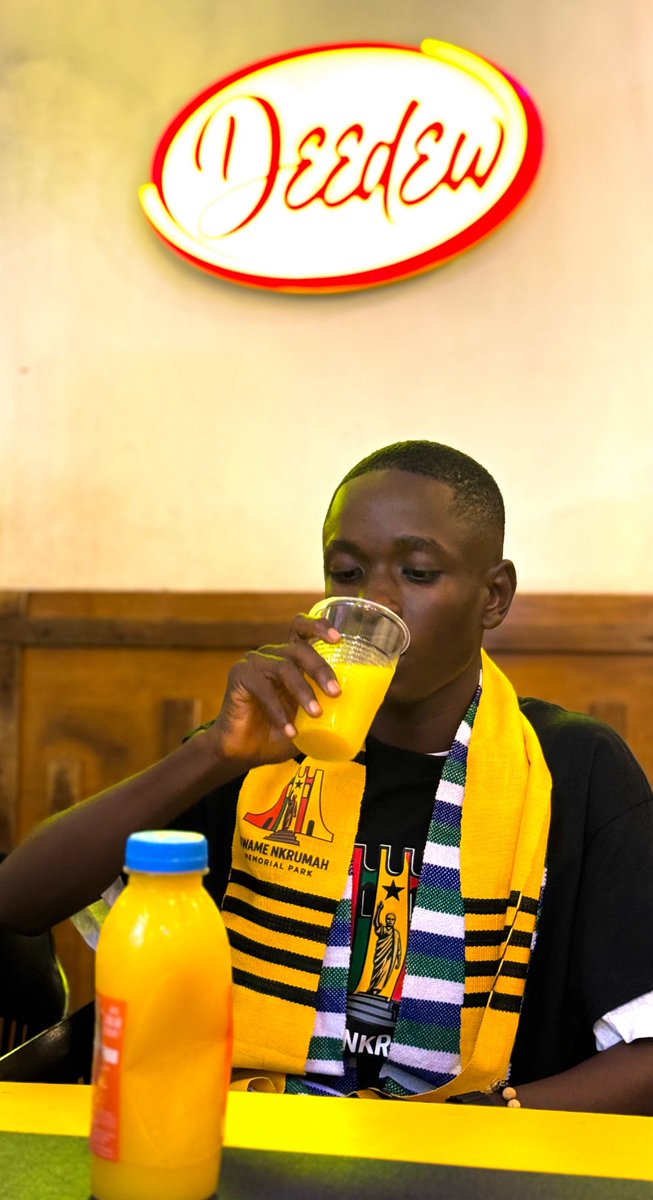 “Is there anything that tastes better than this in Ghana 🇬🇭 “?

Thomas is asking after tasting #Blueskies from Deedewfoods. 

We have more interesting things to share with you in a video. The editor is working nonstop to kick them in 😁🇸🇱 🇬🇭