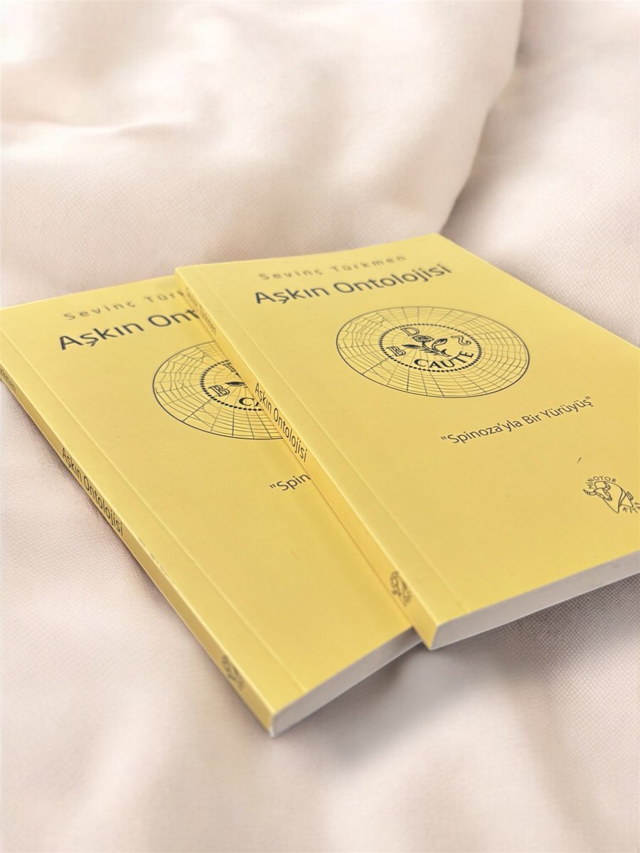 Sevinç Türkmen Ethica’yı rehber edinerek yazdığı bu eserinde ontolojiye ve Spinoza düşüncesine hâkimiyetini, ahlaki ve politik hassasiyetlerini, duru ve güzel Türkçesini tüm bu sorulara bir cevap önermek üzere cesurca bir araya getiriyor.

#MinotorYayınları #Ethica #SevinçTürkmen