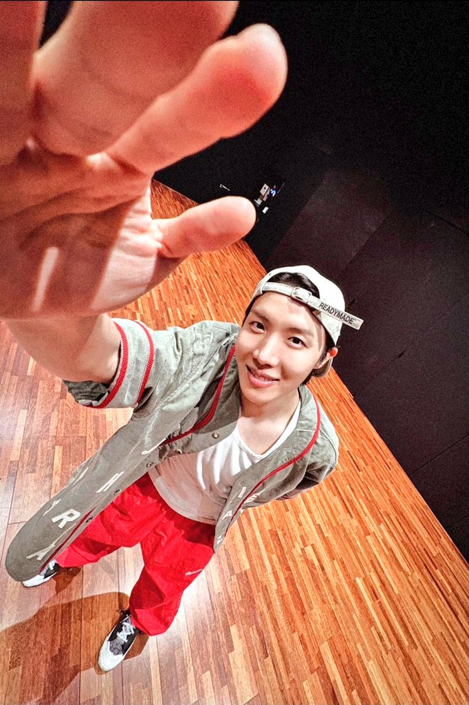 🫶🫶🫶
I vote #jhope for #2025MAMAVOTE