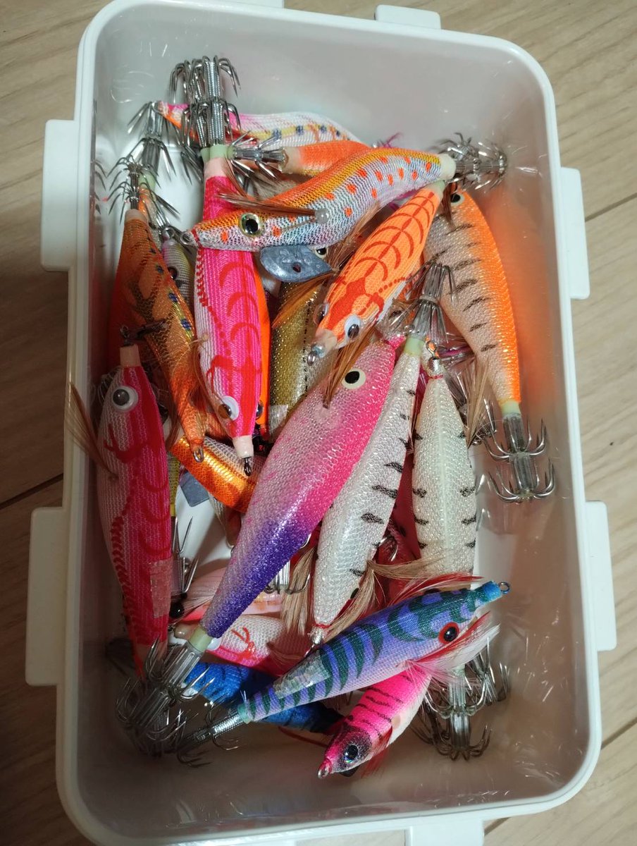 スミイカの準備してたら、昔ダウンショットでやってた時のスッテが出てきた。すっかり存在を忘れてたからビックリですよ😅