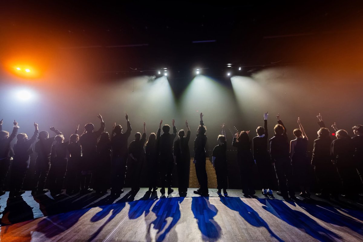 TKAPres's tweet photo. Bravo to our #HenryV faculty, cast and crew and many thanks @TKAWPB families, friends and patrons for standing with us!
#TKATheatre #StandingO #WeHappyFew https://t.co/hMWtB8vlmI