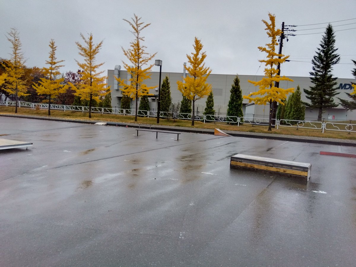 jAQXHaY38s15710's tweet image. 民家型模型屋ぷらも屋さんに行った後は、飯田運動公園に行って、スケートパークに行きました。しかし現実的に人間関係のトラブルが起こり、行きたくないです。行かないようします。
#スケートパーク 
#飯田運動公園