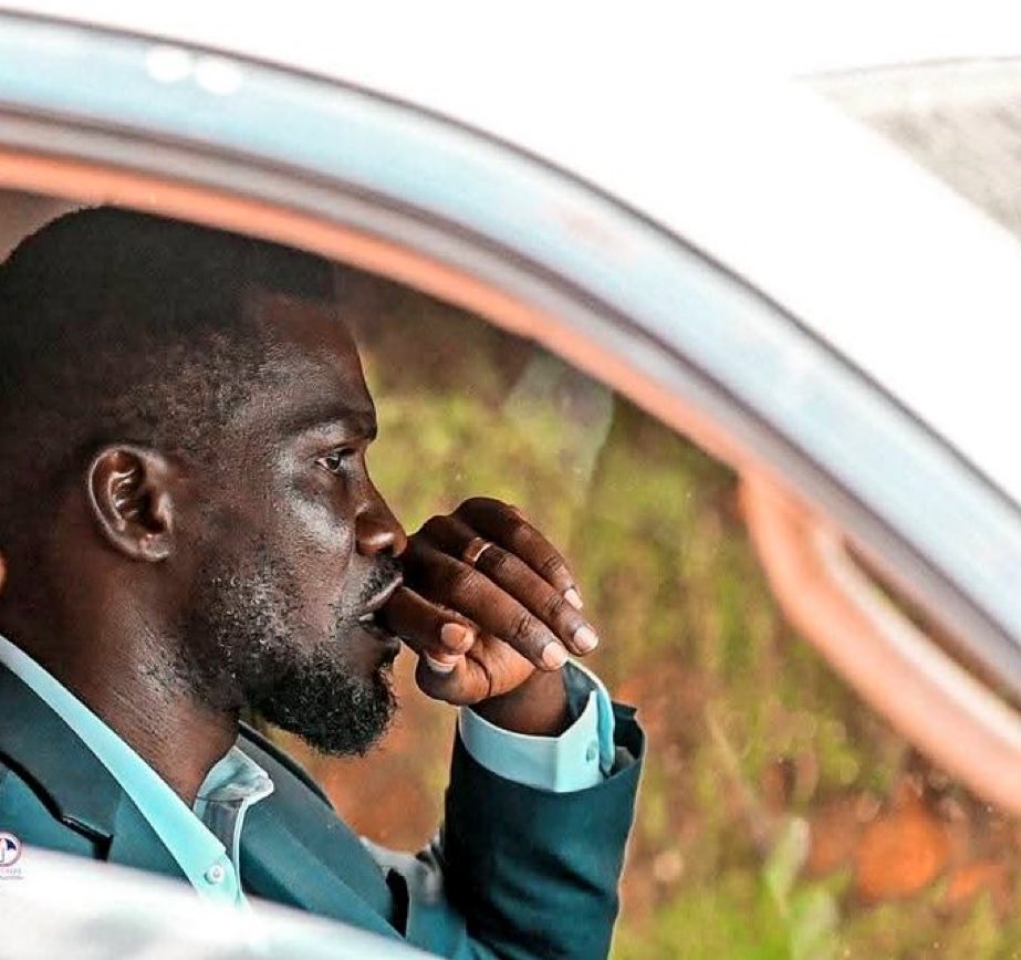 Some fools can't really see that the boat they are in is sinking!!. What kind of ignorance/indifference is that. It6 Unbelievable 🤦‍♂️
#ProtestVote2026 #ProtestVoteUg2026