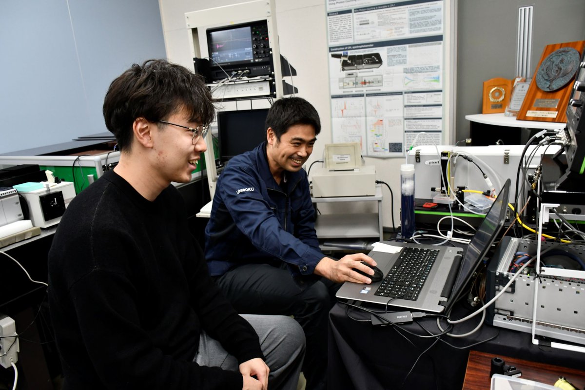 UNISOKU_PR's tweet image. 北海道大学 長谷川・北川研究室の学生さんが分光デモ測定のため来社されました。ありがとうございました！
eng.hokudai.ac.jp/labo/amc/index…
#picoTAS #来社実験サービス