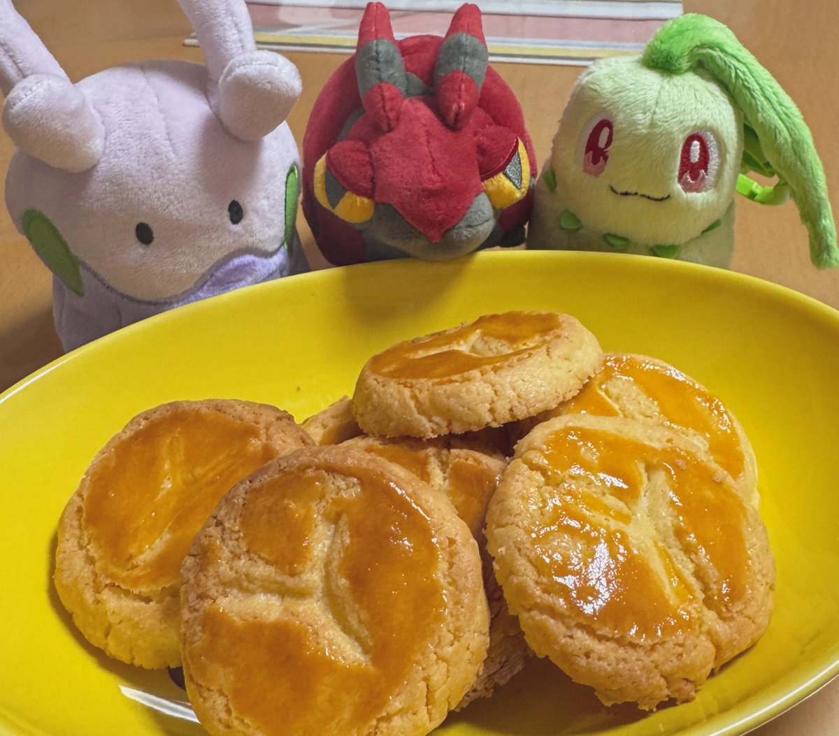 原稿の生き抜きで動画を元にミアレガレット作ってみた。硬さと見た目的にミアレガレットもどきになったのでまたリベンジします