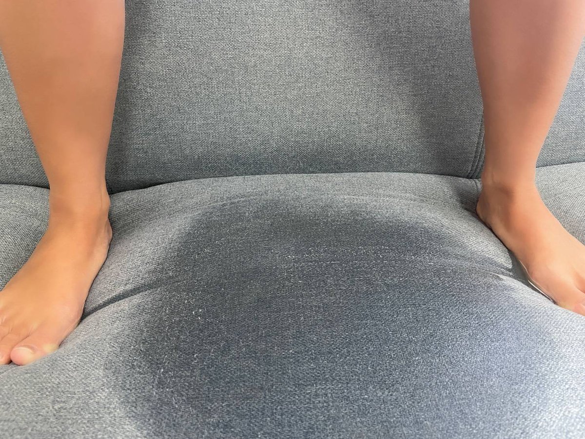 オ○ニー終わってソファー見たら、、
びしょびしょになってて
びっくりしちゃった！！！😳😳

これって普通かな？🥺🥺//////