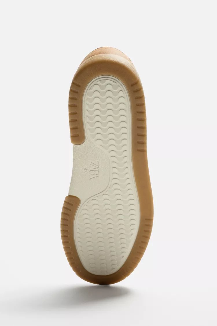 ZARA QUILTED TRAINERS

• Size: 40, 41, 42 &amp; 44

• Price: ¢450

• WhatsApp: wa.me/message/QK5FLQ…

• Location: maps.app.goo.gl/XqodQXooHzViWm…

Kindly REPOST.