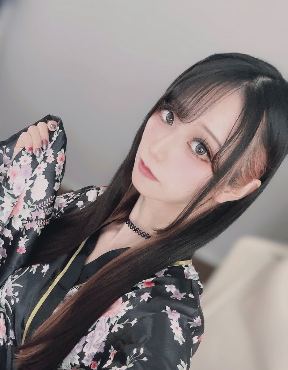 GamerJoshiHub's tweet photo. 魅力的な #ゲーマー女子 を紹介するメディア  
【Gamer 女子 Hub】です✨  

このポストを見た人は  
RT & ♡ で応援よろしくお願いします🥺  

🎮–––––––––––––––––🎮  

今回紹介する女子ゲーマーさんは  

喰（はむ） さん  
▶︎▶︎▶︎ @hamchan_ttv  

🩵Play games🩵  
VALORANT / ELDEN RING / Nightreign  

🩵SNS🩵  
◼︎ Twitch ▶ https://t.co/ZzEwVxaGpZ  
◼︎ YouTube ▶ https://t.co/N376OX5jO5  

🩵Likes🩵  
コスプレ / セルフネイル / ホラー映画  

🎮–––––––––––––––––🎮  

VALORANTではクラッチが得意なサポート系プレイヤー🎮  
ELDEN RINGではレディ使い＆戦技ブンブン丸で大活躍✨  
アニメ・ゲームキャラからチャイナ服、メイド服まで幅広くコスプレ配信も楽しめる魅力的な配信をいますぐチェック👀
▶︎   https://t.co/ZzEwVxaGpZ

🎮–––––––––––––––––🎮  

RT & ♡ で応援よろしくお願いします❣️  

#VALORANT #ELDENRING #NIGHTREIGN 

【Gamer 女子 Hub】では  
魅力的なゲーマー女子を紹介しています💡  

💫過去の投稿は ▶︎ @GamerJoshiHub ハイライト欄をチェック  

※ ご本人様から掲載許可を頂いております。  
※ 情報は掲載時のものです。