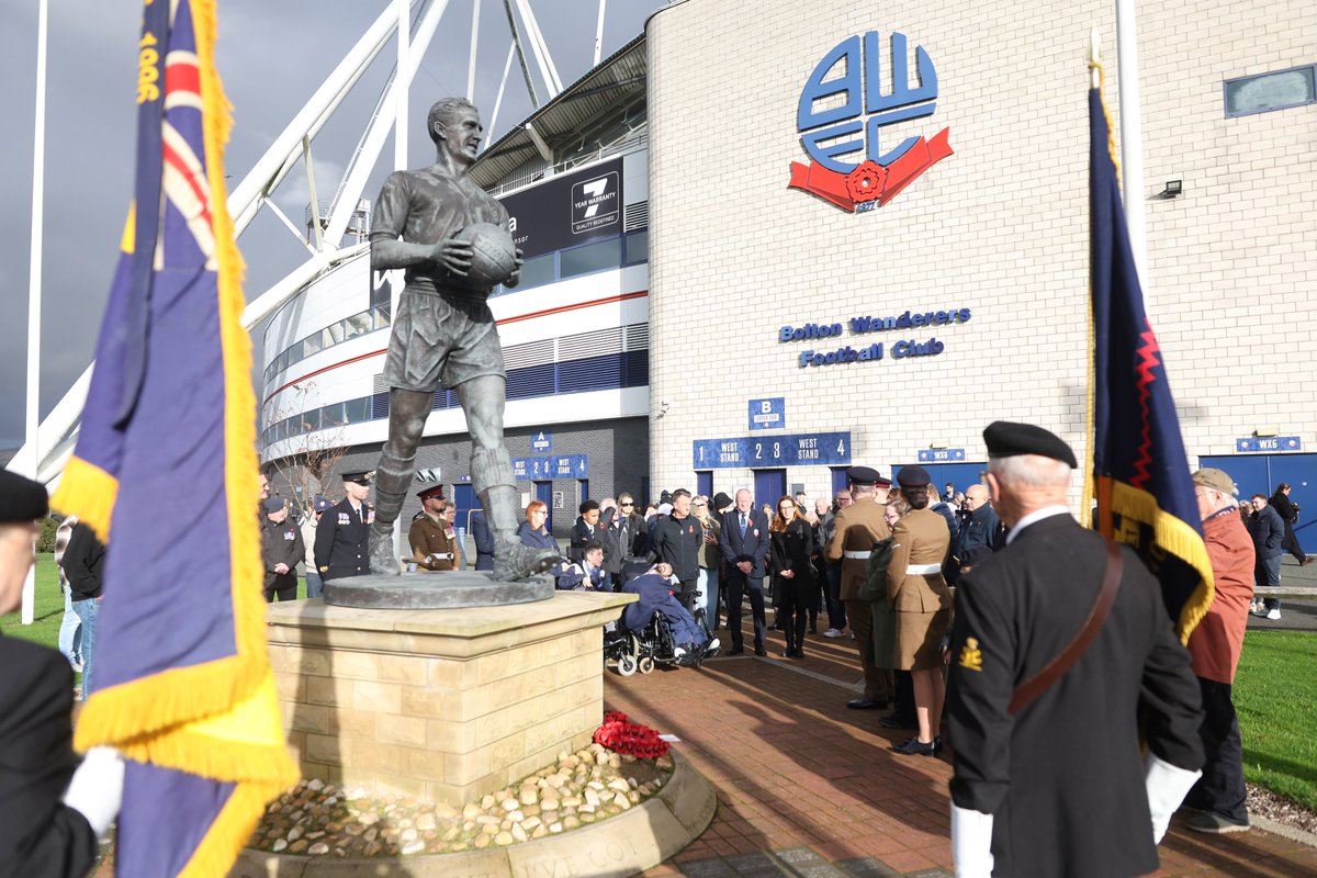 OfficialBWFC's tweet photo. We will remember them.

#RemembranceSunday https://t.co/M4YIaKyT3m