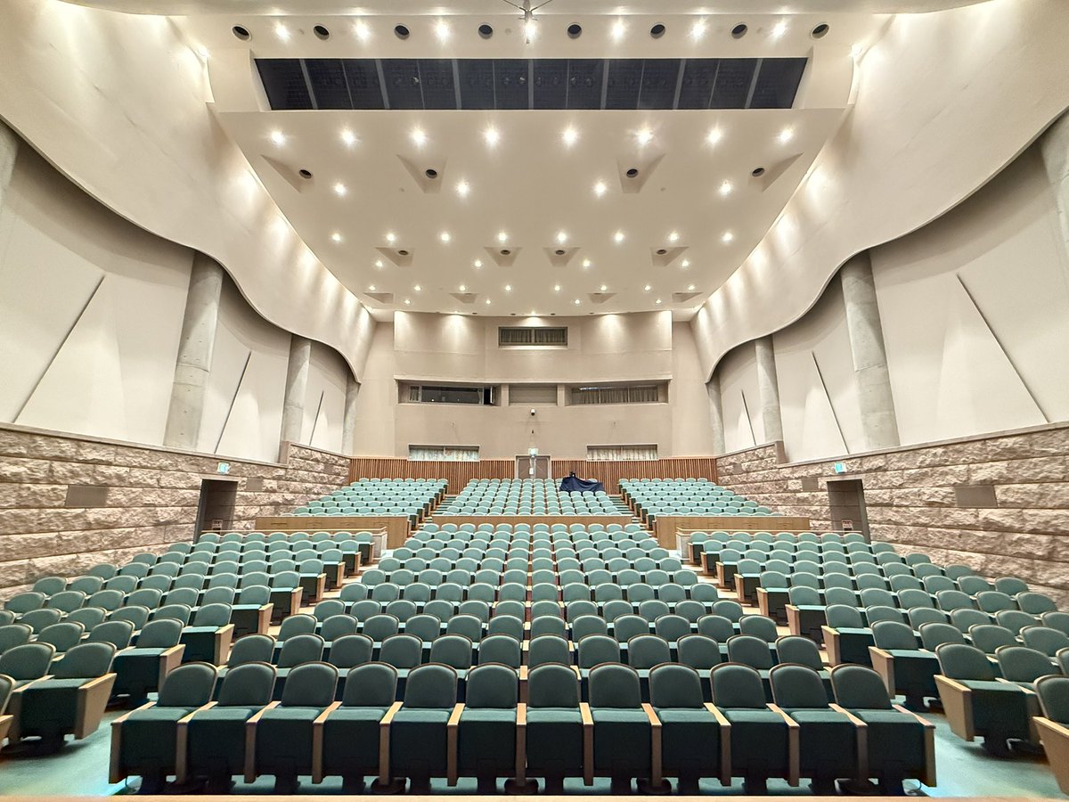 今日は「ファンターネ！小劇場」で鳥取県湯梨浜町のハワイアロハホールさんへ🏝️
2公演とも元気いっぱいのこどもたちの声を聴くことができて、幸せな時間でした🥰
雨の中ご来場くださった皆さま、ありがとうございました🙏✨

#おかあさんといっしょ宅配便　#さくらこお姉さん #さくらこおねえさん