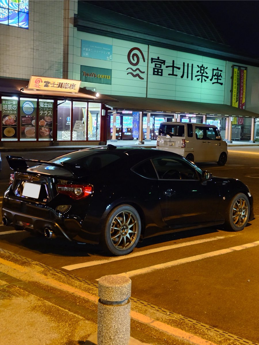 峠巡りの帰りは高速でしたが
静岡に来たら飲むのが
うなぎコーラ！中々美味しいので
是非呑んでほしい

わさびサイダーも気になる、、、

富士川サービスエリアは相変わらず綺麗でまた利用したい