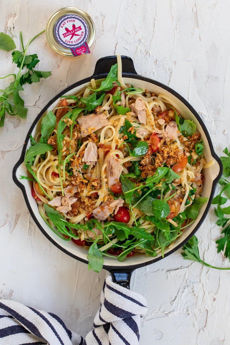 shinesseafood's tweet image. FIRM FAMILY FAVE!!! This is our Chilli Tuna Pasta - using two really important ingredients:
1. Shines Tuna in Chilli Oil
and
2. Ciara&apos;s Catch!
Both available right here - or there: shinesseafood.ie
How hot is that! 🌶️🌶️🌶️
#book #cookbook #IrishCookbook #recipes