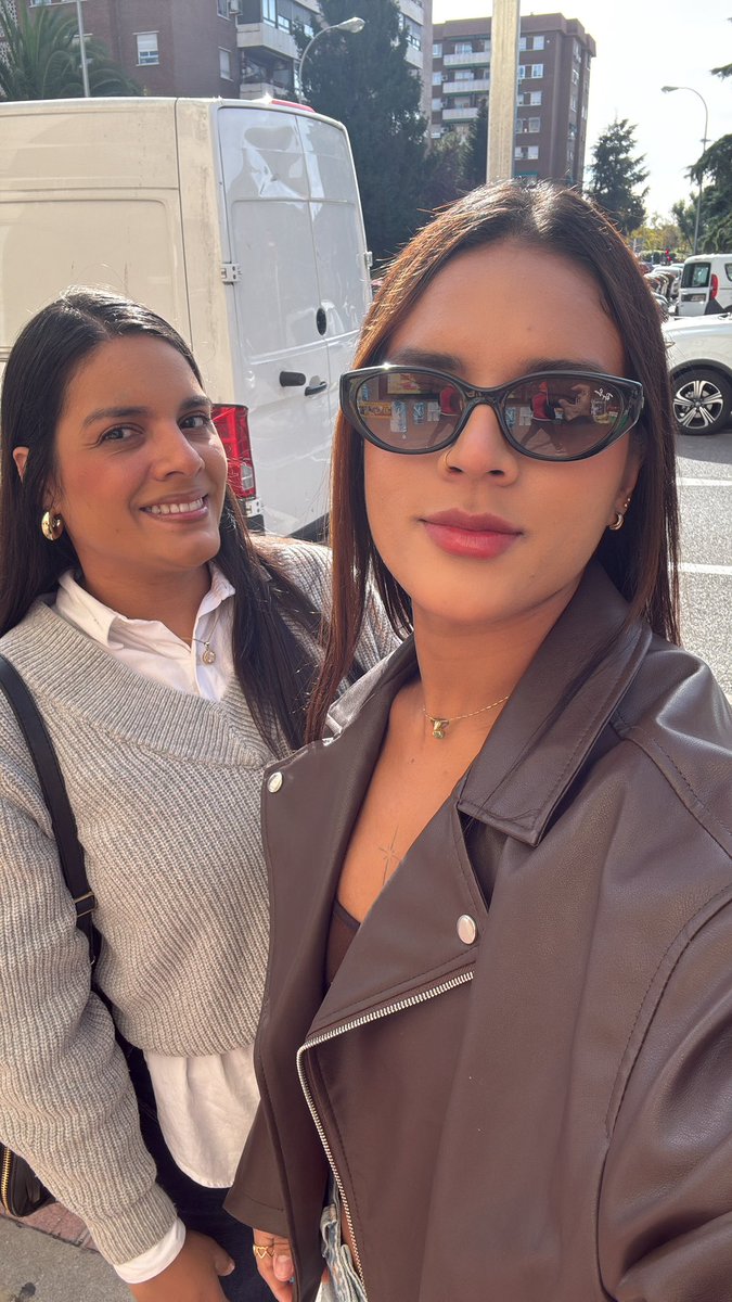 Con mi hermana hermosa