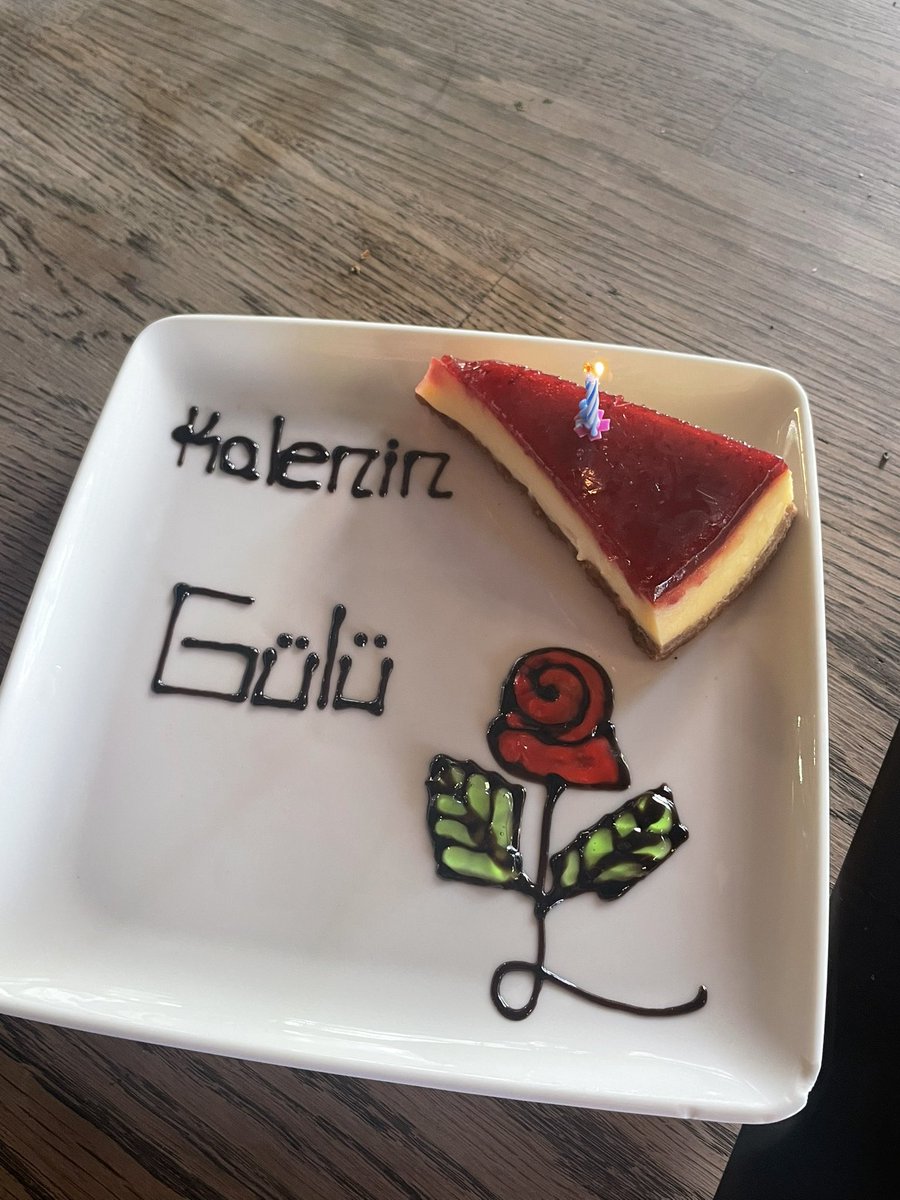 İyi ki doğdun Kale’nin en güzel gülü 🌹… Nice güzel seneler bizim olsun .. 
Dostluğumuza <a href="/wild_daisy4/">🌼kır papatyası🌼</a> 
<a href="/aysegulce44/">Ayşegül 💫</a>