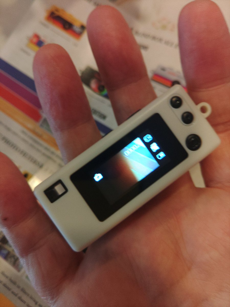 hanjo455photo's tweet image. 開封した〝Charmera〟はクリーム色のこれでした。

小っさ‼️🤯
#写真好きな人と繋がりたい 
#トイカメラ 
#toycamera 
#charmera