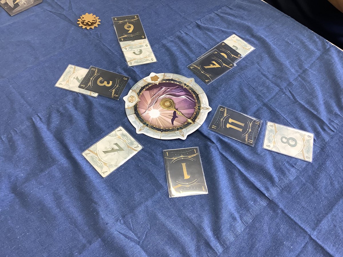 cocottejs's tweet image. 今日の宮崎ボードゲーム会
テイクタイム おしゃれでしかも面白かった！第一章でこんなに苦労したのに、10章もあるなんて
ロールフォー 大好き、フルで遊べて大満足です
ダンジョンサーガ、ゲームマスターのダイスが強すぎ笑 ゲーム中1回しか使えない全体攻撃が完全空振り😢