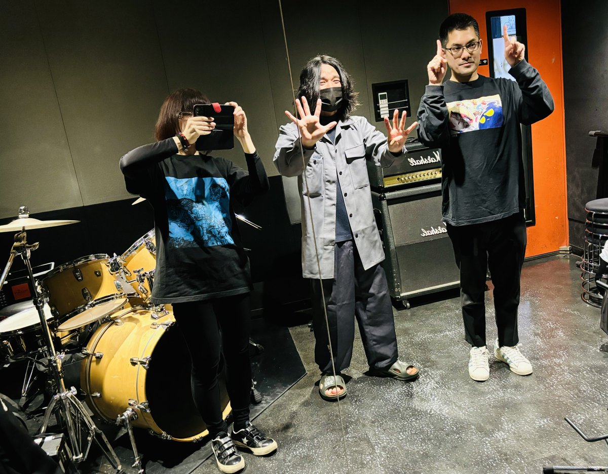 本日の砂上の楼閣リハ

以前より『一部分、リズムがズレてる？』と気になっていた曲を集中的にクリック練習…こういう地道な積み重ねが大事よね。。

次回の砂上の楼閣ライブは12月！
2025年はそれでラストとなります。
詳細は暫しお待ち下さいませ🙇‍♀️