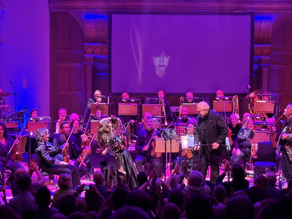 overyourhead's tweet image. Cloudbusting - The Music of Kate Bush &amp;amp; @westlondonsinf lit up @cadoganhall - stunning orchestral tribute to Kate Bush. Soaring vocals, lush strings, pure magic. Wow. Just wow. ✨🎻

#KateBush #Cloudbusting #CadoganHall #BeforeTheDawn @Cloudbusting.band @CloudbustingKB