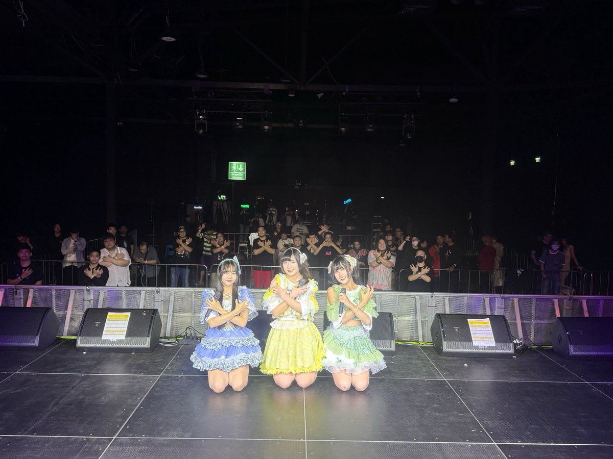 fuyubi_official's tweet image. ขอบคุณที่เชิญพวกเรามาสนุกในงาน 「We’re so Alive🖤」 นะคะ วันนี้พวกเราสนุกมากๆเลย ขอบคุณทุกๆคนที่ส่งเสียงเชียร์พวกเราด้วยน้า ไว้เรามาพบกันอีกนะคะ~

#fuyubi #fuyunohanabi #ふゆび