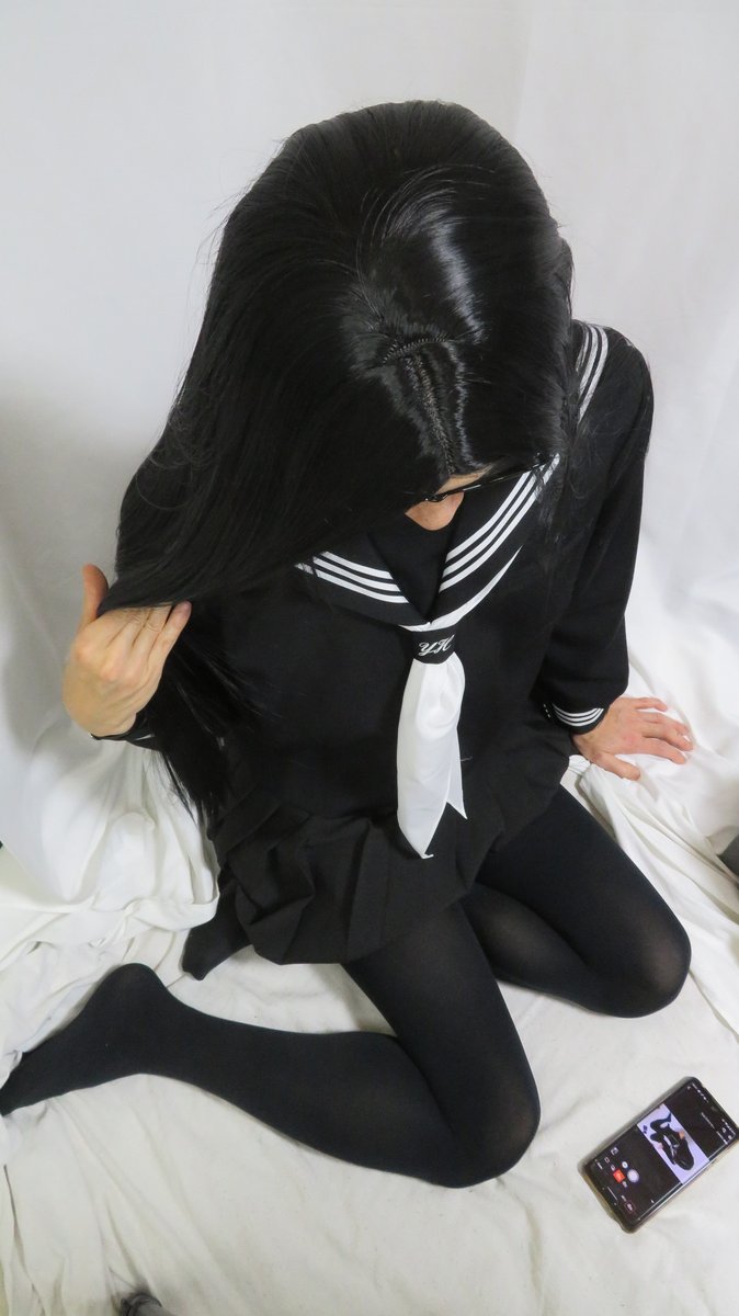 ご無沙汰してます。11月から新職場になって、早速長野県の研修施設へ😅
女装はともかく？PCないのが痛い＞＜補助のノートPCは持ってきてるけどほぼ何もできません💦
部屋にWi-Fiあるから油断してたら部屋出たら電波切れた😳ちゃんと人里だし国道も通ってるんだけどな‥‥
#女装
#セーラー服