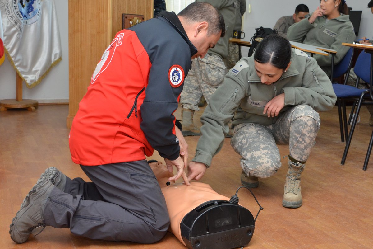 Ejercito_Chile's tweet image. Con el objetivo de preparar al personal que integrará la Estación Polar Científica Conjunta Glaciar Unión 2025, personal del #EjércitoDeChile participó en un #Entrenamiento interinstitucional junto a la Armada, FACH, INACH y DGAC, fortaleciendo conocimientos en seguridad,…