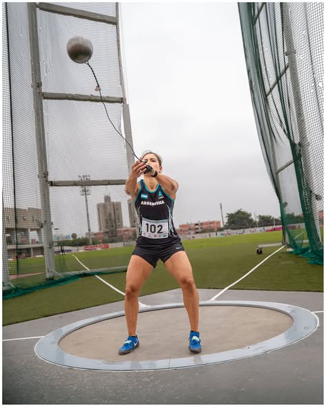 PatryCode's tweet image. La argentina Carmela Cocco 📷 es la nueva campeona sudamericana U20 en el Lanzamiento de Martillo con una marca de 56.37 metros.