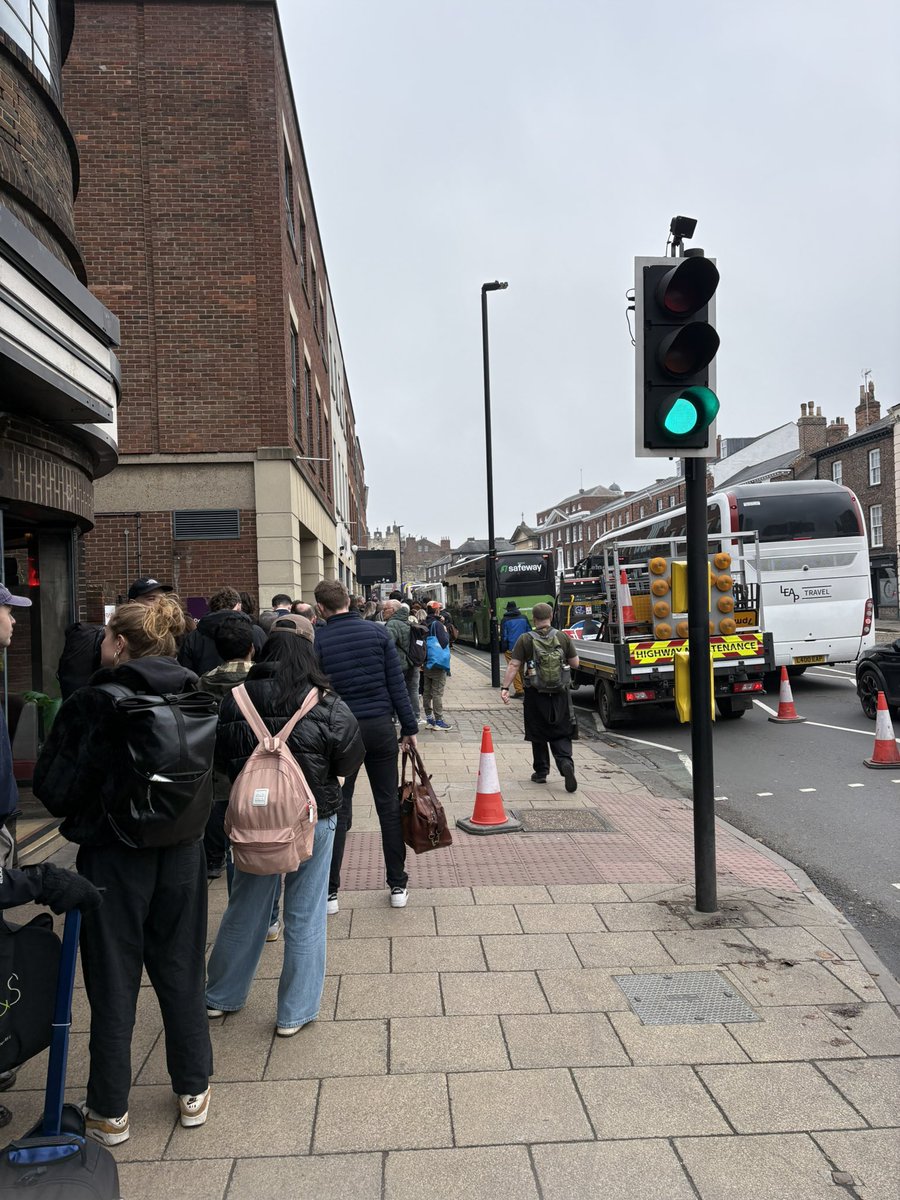 Simon Massey tweet media