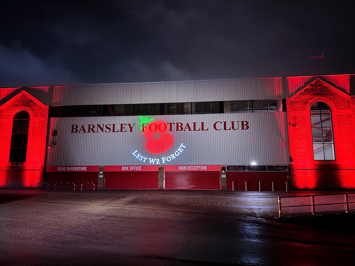BarnsleyFC's tweet image. They shall grow not old, as we that are left grow old:
Age shall not weary them, nor the years condemn.
At the going down of the sun and in the morning
We will remember them.

@paentsuk | Creative Images