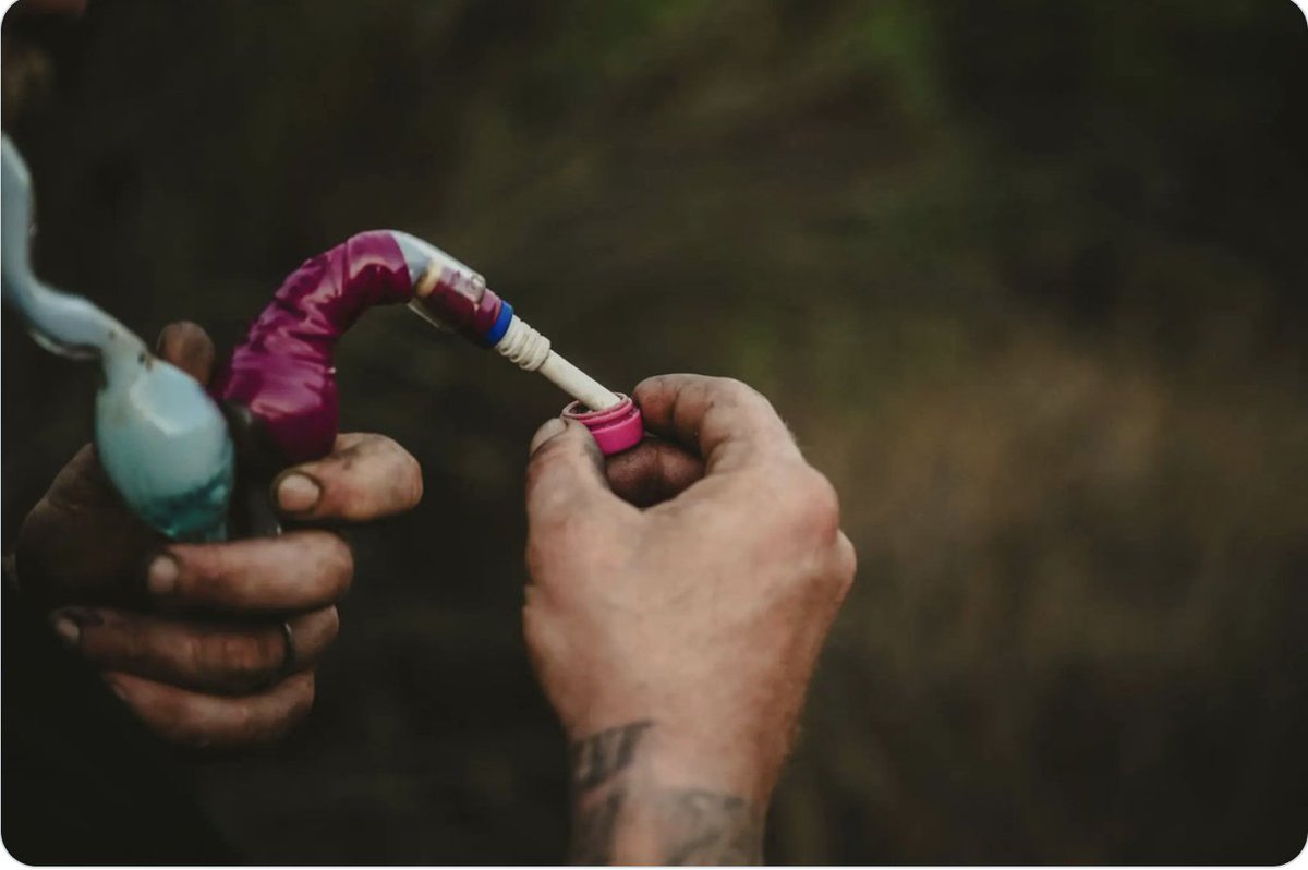 HealthSentry's tweet image. Why fentanyl? It’s a synthetic opioid that’s 50 times stronger than heroin.

It killed over 70,000 people in the U.S. in 2022 alone.

Most of it starts with chemicals made in China, which are then shipped to Mexico, where cartels finish the job and sneak it into the U.S.