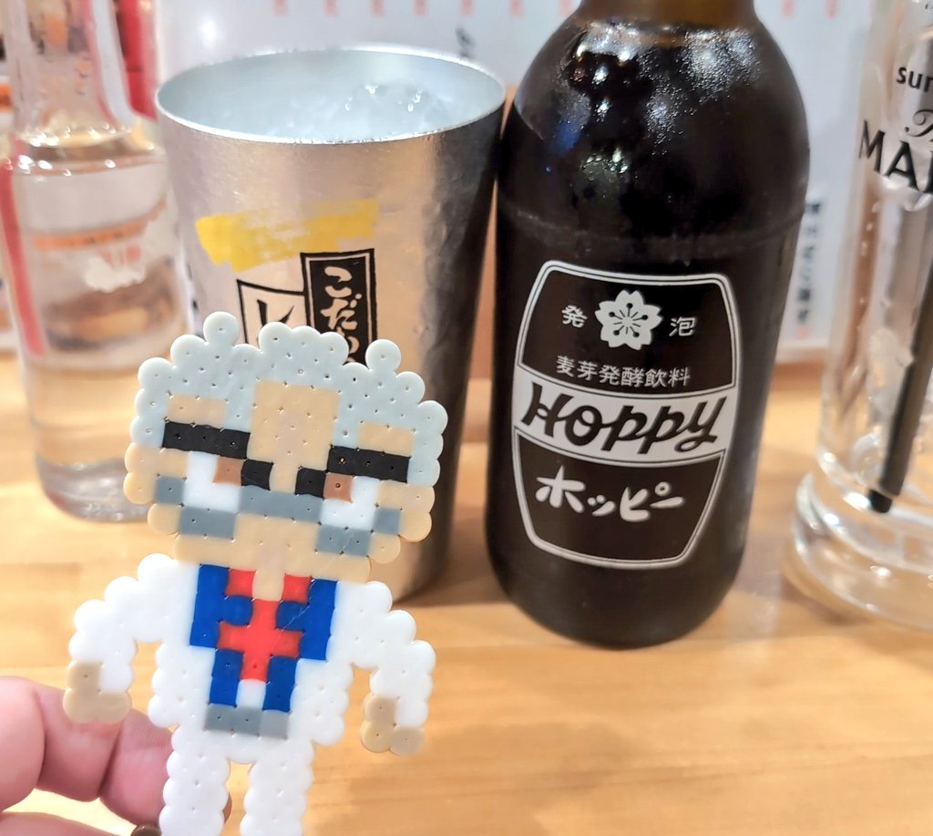 by_tgk's tweet image. 今回も数量限定で、新刊購入特典で、春日恭二お出かけアイロンビーズをお渡しします
#アイロンビーズ
#ゲームマーケット2025秋 
#ダブルクロス3rd