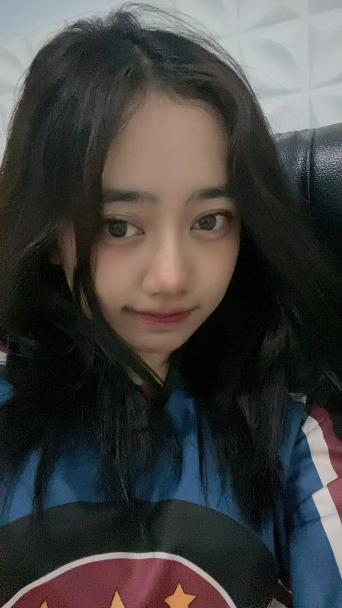 httpies's tweet image. tante2 30yo yang menolak tua 😣