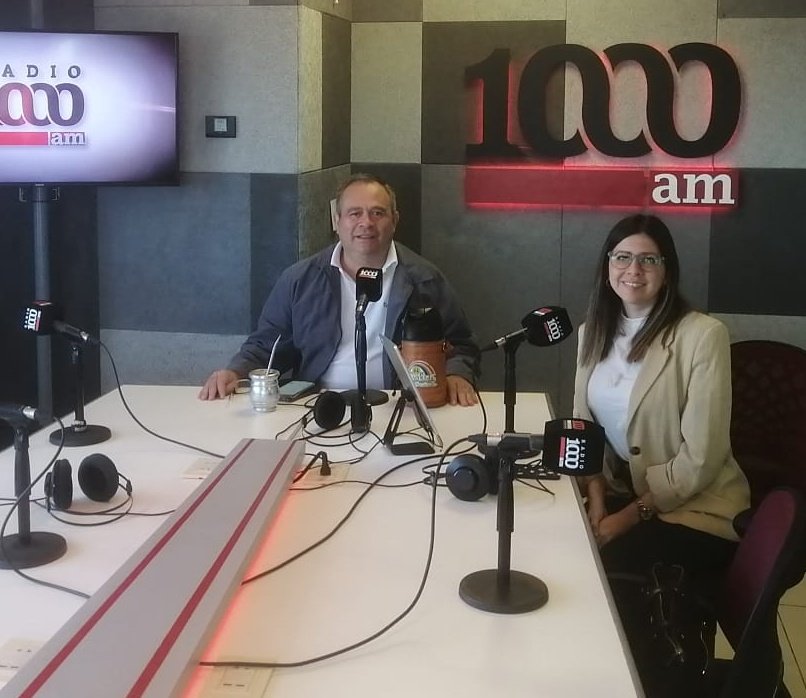 Buenos días. Iniciamos Instante político y económico por <a href="/1000_am/">Radio 1000 AM</a> <a href="/1000noticiaspy/">1000 Noticias</a>, con <a href="/sant_visual/">Sonia Santacruz</a> Hoy nos acompaña la Dra. Pamela Cristaldo, directora de la propiedad Industrial de <a href="/dinapipy/">DINAPI</a>.