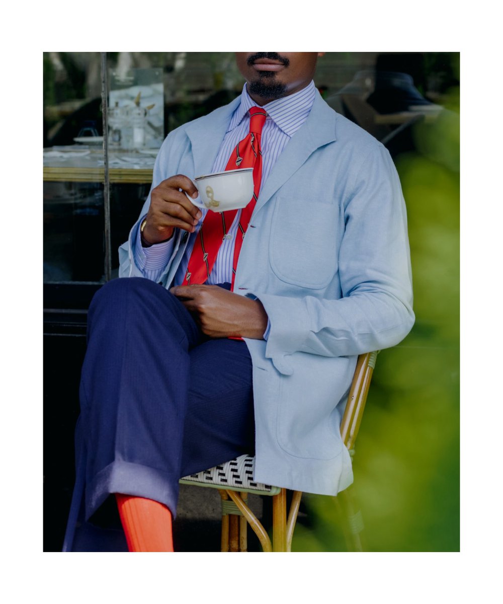 pierrejehu19's tweet image. Connaissez vous la marque camerounaise THE COLLAR?  Il s’agit d’un chemisier. La chemise et la surchemise que je porte sont ses oeuvres. N’hésitez pas à visiter le compte sur Instagram ou Facebook.