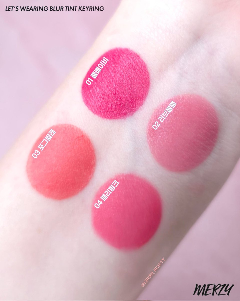 🍒LET'S WEARING BLUR TINT KEYRING
렛츠 웨어링 블러 틴트 키링
#발색첼린지

01 쿨베이비
차가운 플럼 한 방울 담은 쿨 핑크
02 러브블룸
생기를 더한 라이블리 뉴트럴 핑크
03 포그발레
생동감 있는 코랄핑크
04 베리핑크
비비드한 라이트 핑크

팟제형을 튜브에 담은 듯 촉촉하고 부드러우면서