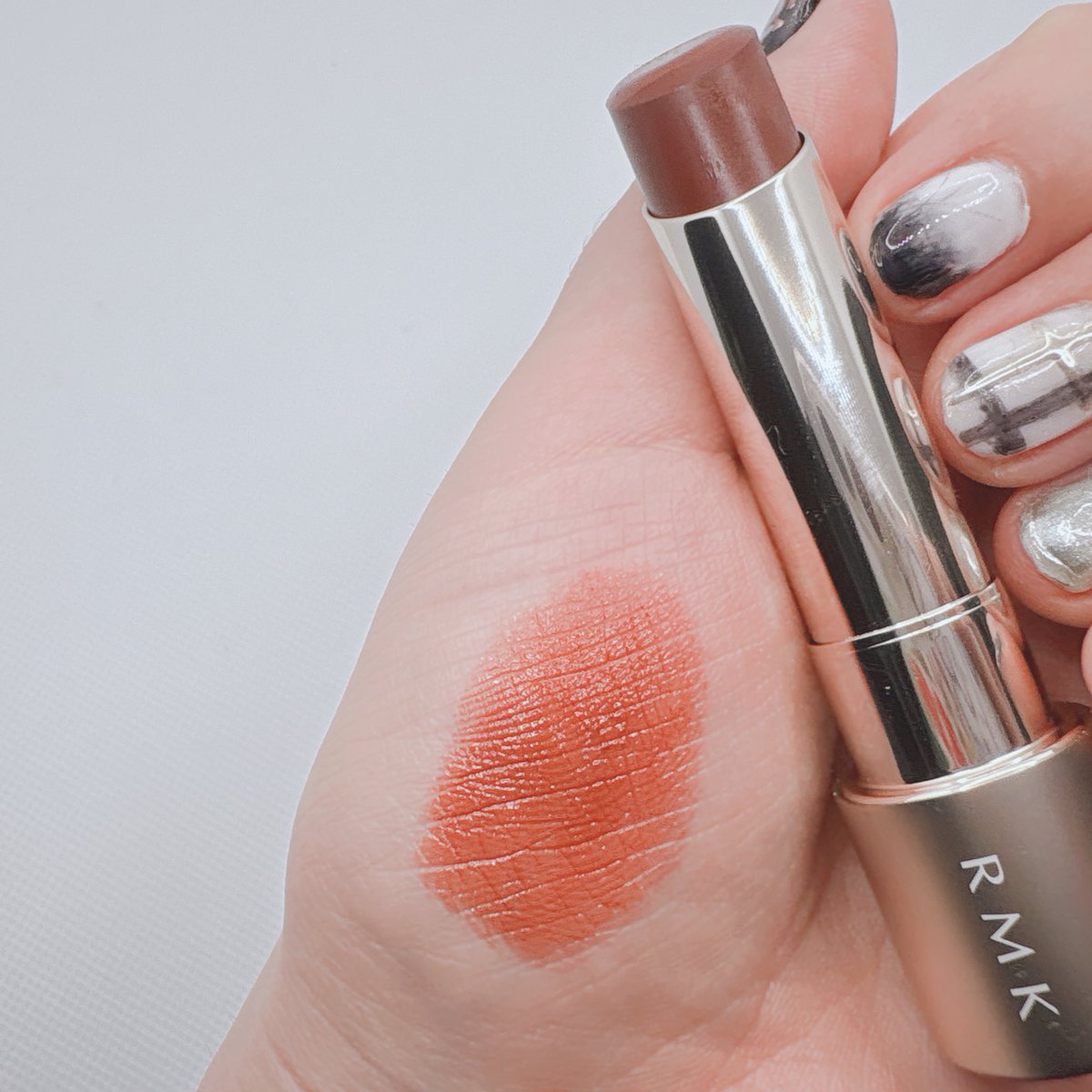 _coskin7's tweet photo. 結局ZOZOのポイント出たから追加で02 レイディアント ラセット購入💄💖今回はケース違うやつ日してみた☝️かわいすぎる〜〜！！！ https://t.co/sXnALYRWHa