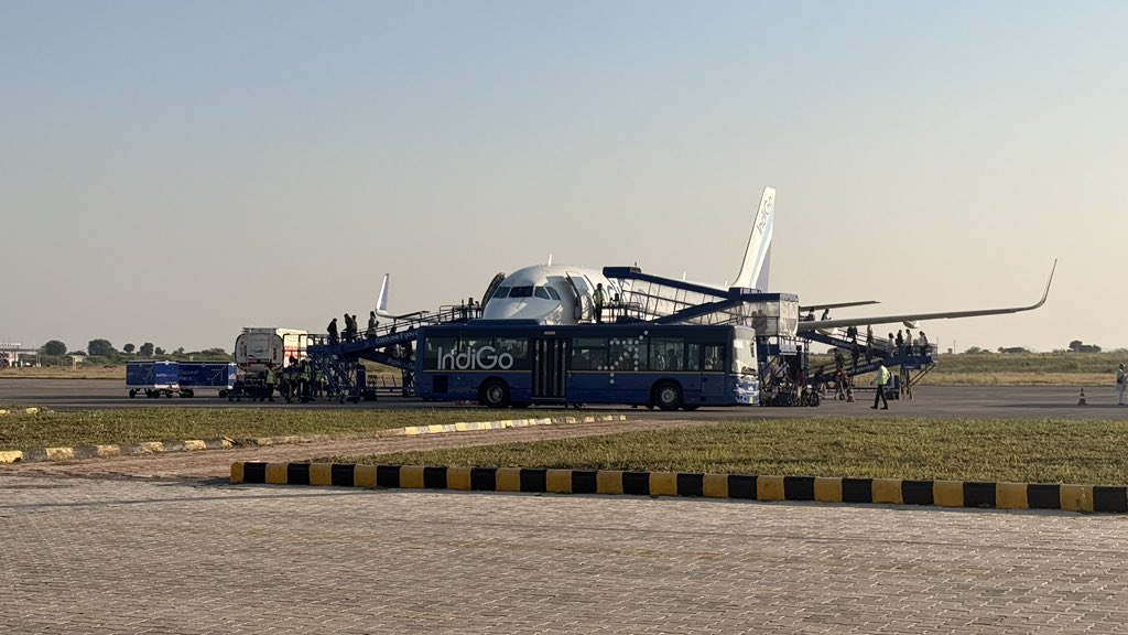 sumitkumath's tweet photo. @IndiGo6E ✈️ Hats off to @IndiGo6E for their amazing efficiency at Shirdi Airport!
All 4 doors opened, ramps connected, and within 10 minutes of landing, I was out of the airport and in my car.
Smoothest deboarding experience ever 👏 #IndiGo #Shirdi #Efficiency https://t.co/7OQchLe029