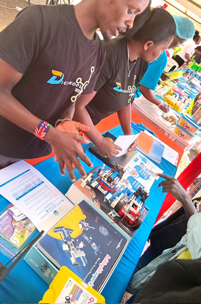 Digiskool1's tweet image. The energy at our booth is 🔥
We’re meeting amazing parents &amp;amp; students at the CITAM Eldoret Business Expo  lots of sign-ups for our Holiday Boot Camp and hands-on fun with our robotics kits. Don&apos;t Miss Out!

#Digiskool #CITAMExpo #EdTech #STEMEducation #Eldoret