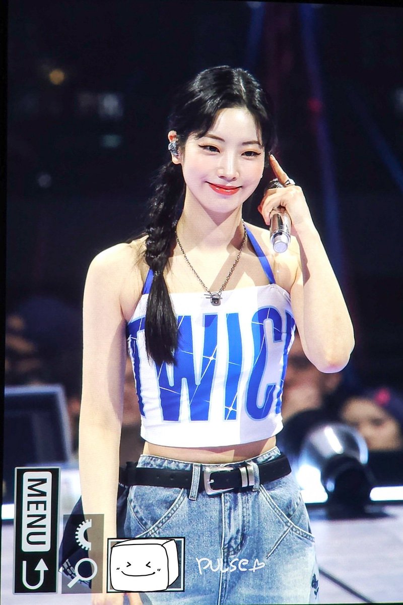 PULSE_KDH's tweet photo. 251109 Pre

No hat today?? 🤣🤣

#다현 #DAHYUN 
#트와이스 #TWICE https://t.co/BDZ7WjbYdf