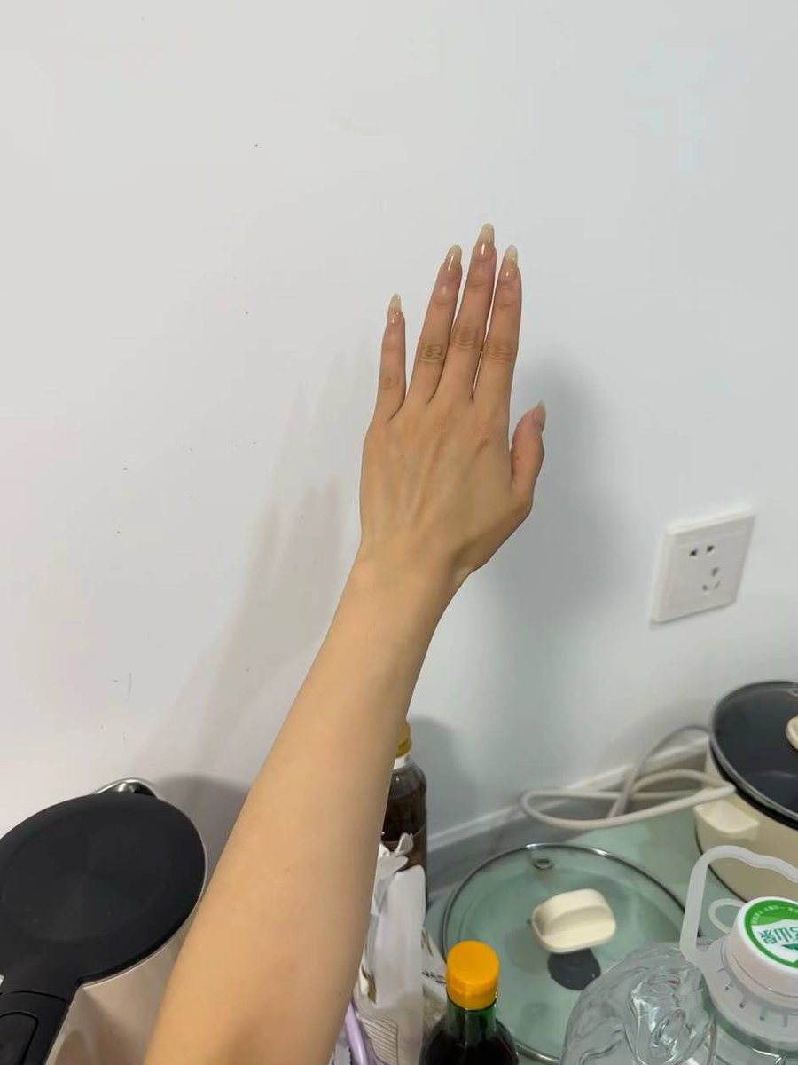 theothermimi_'s tweet photo. Tolong beli ni! Satu badan jadi cerah 😭😭. Kalau astaxanthin nampak kat muka je glowing tapi kalau consume grape seed ni satu badan nampak cerah sekata. I’M SHOCKED!!!

Parut jerawat cepat gila pudar, tekstur kulit makin smooth and slowly hilangkan garis halus &amp; kedut2✨🩷 https://t.co/x8T4IBWA76