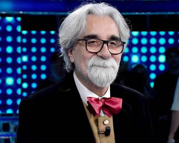 CIAO BEPPE , ANCHE TU TE NE VAI . DEVE ESSERE IL PERIODO CANNIBALE , MEGLIO FUGGIRE . CI HAI DATO TANTA BELLA MUSICA ... ORA SIETE IN TANTI LASSù . CI VEDIAMO , CHISSà COME MA DI SICURO ! #beppevessicchio