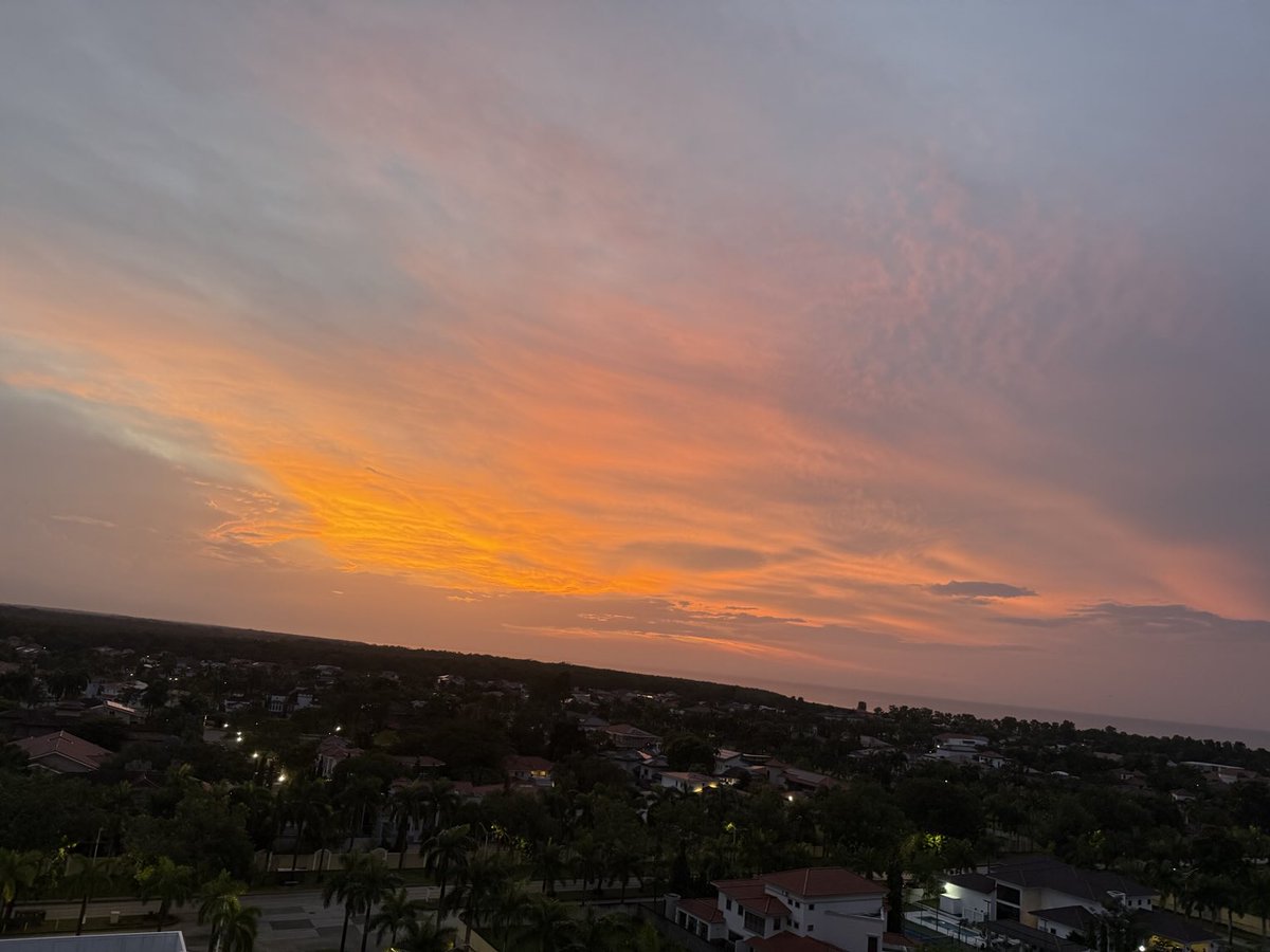 Mi amanecer🌹🌹🌹🌹