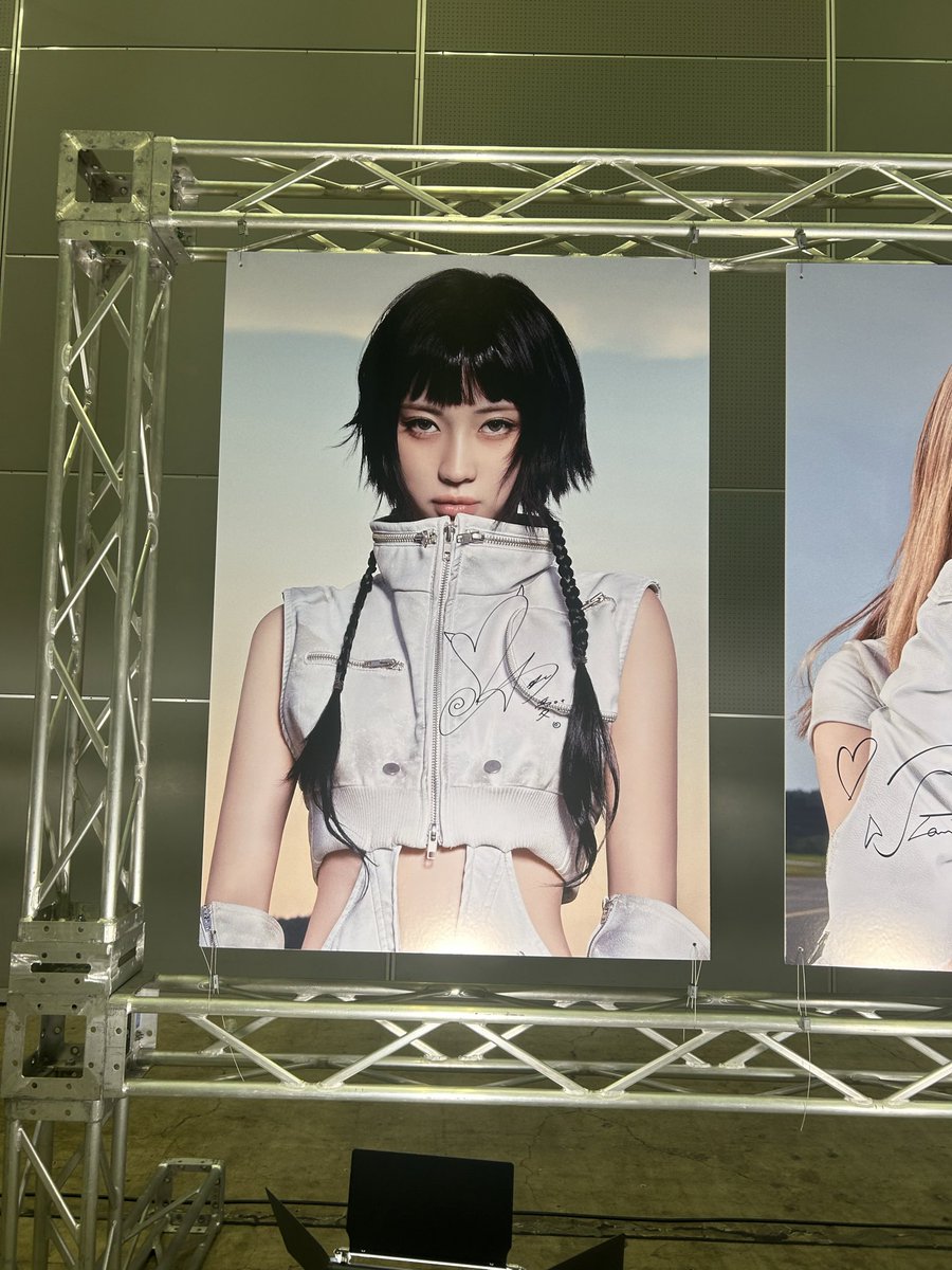 ayaページ♡⃜ aya | アーティスト・作品 | エイベックス・ポータル