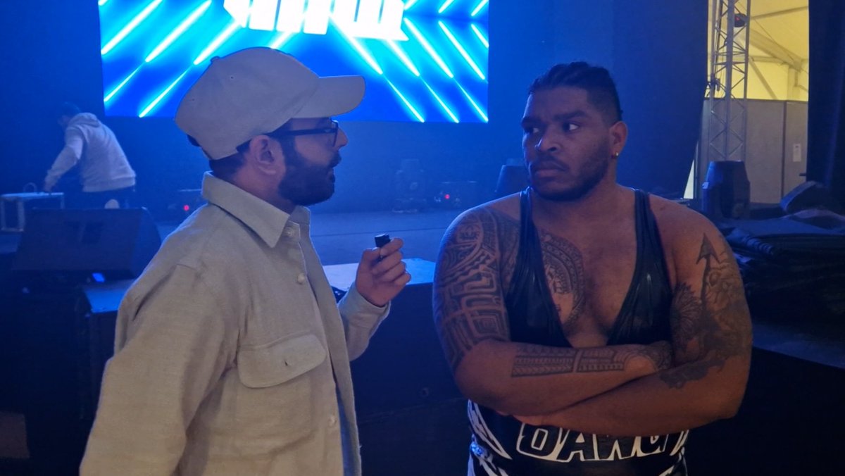 Je suis pas sûr, mais je crois que Mecca m'a pas kiffé... 👀

L'interview sera dispo dans mon Vlog du show <a href="/MTWOfficiel/">MTW Catch</a> qui sortira dans la semaine !